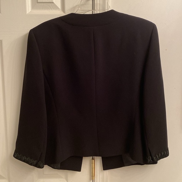 Dressy jacket with design around neck & sleeves. Snaps in front - Picture 2 of 7